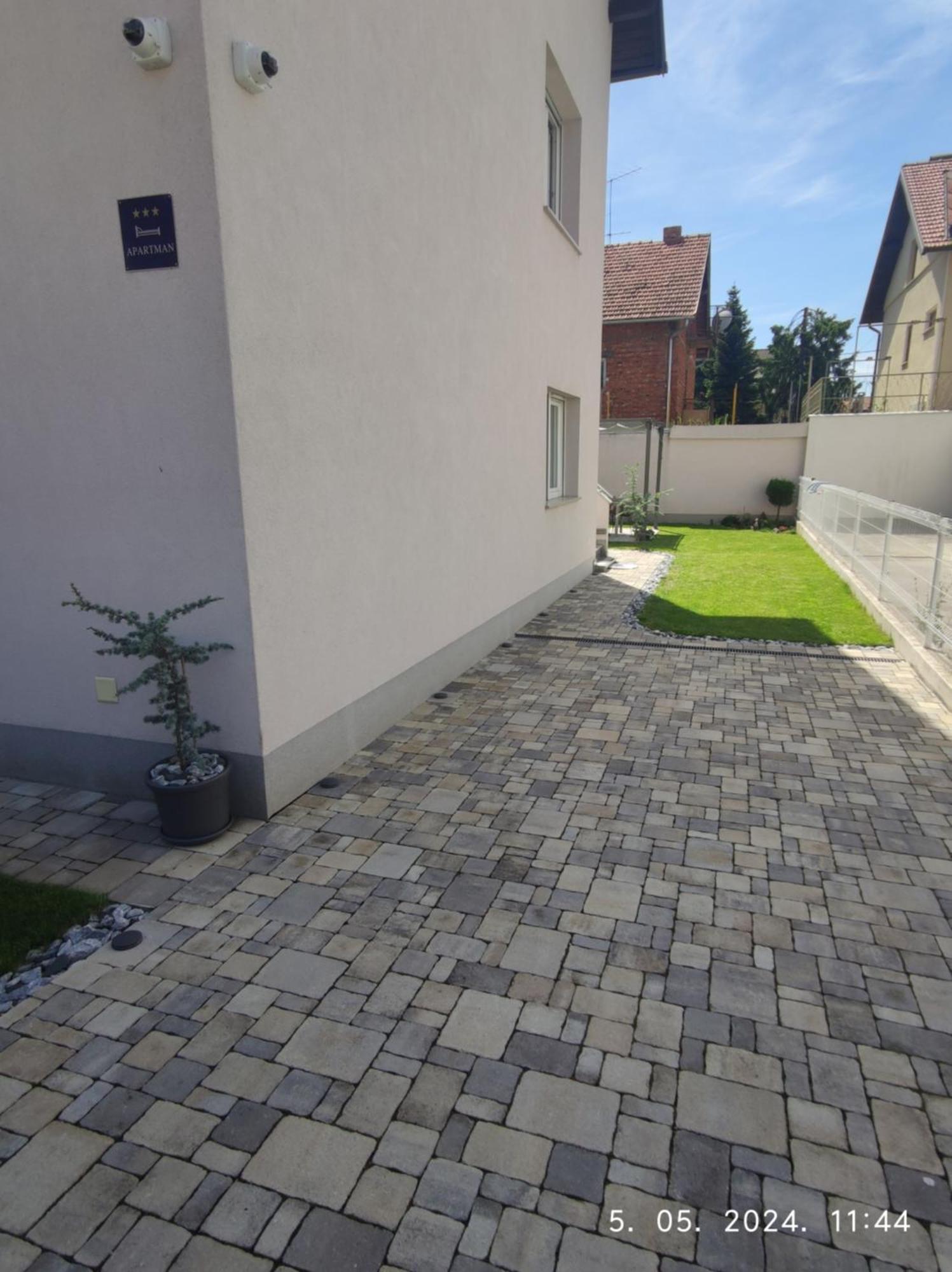 Lumani Apartment Zagreb With Free Parking Ngoại thất bức ảnh