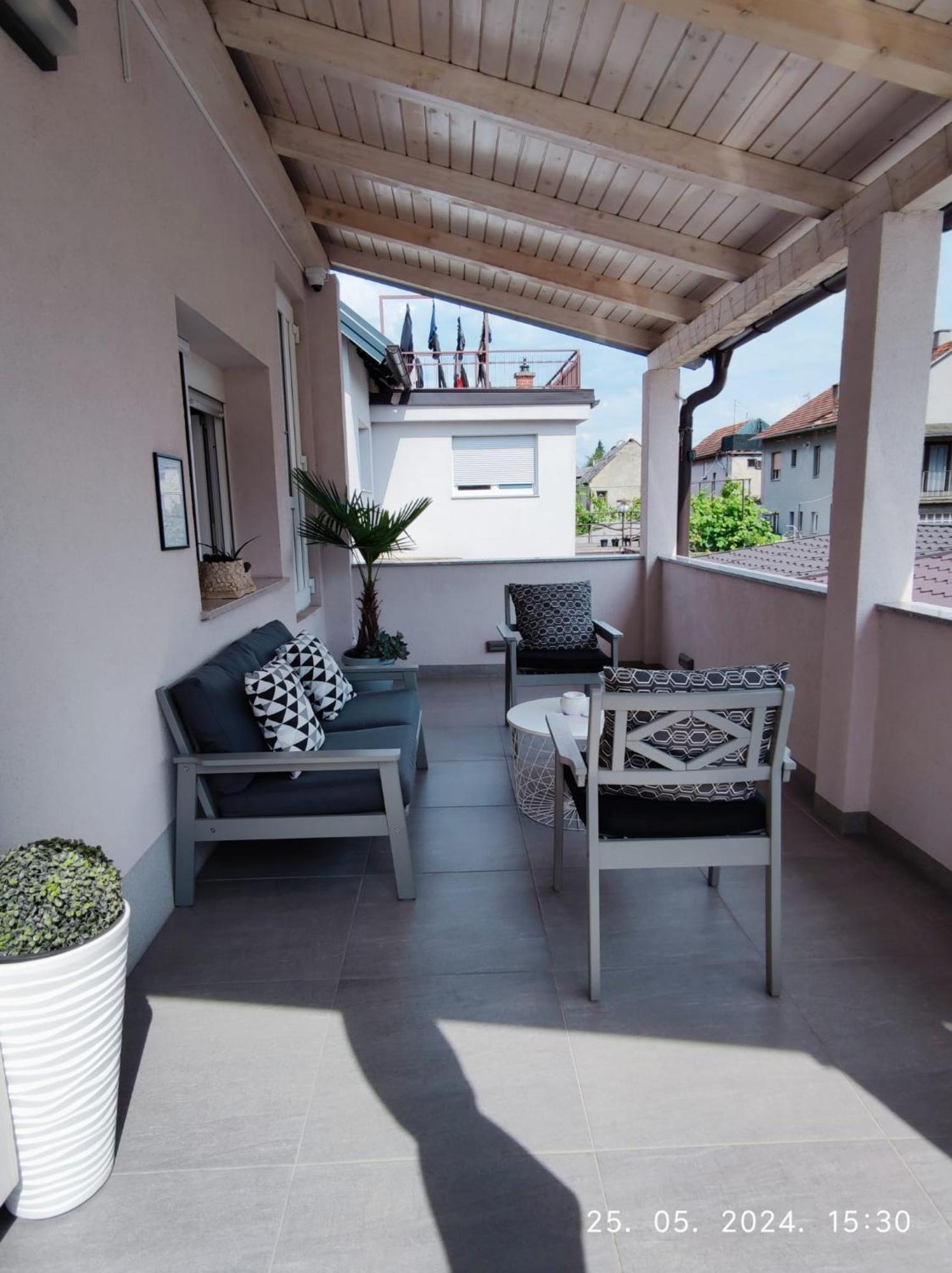 Lumani Apartment Zagreb With Free Parking Ngoại thất bức ảnh