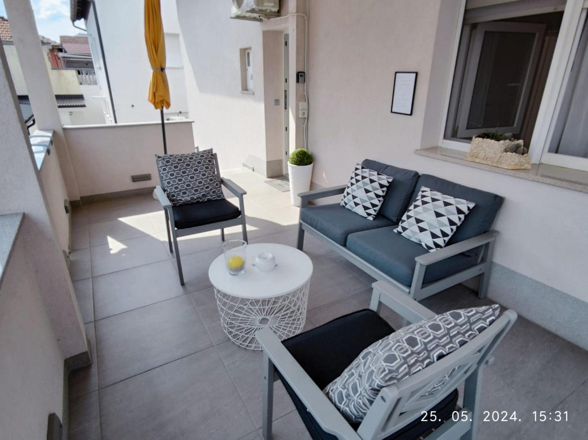 Lumani Apartment Zagreb With Free Parking Ngoại thất bức ảnh